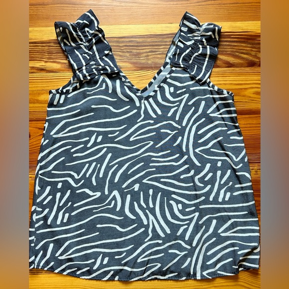 Mud Pie Arielle Ruffle Sleeveless Top, size medium - Picture 1 of 4